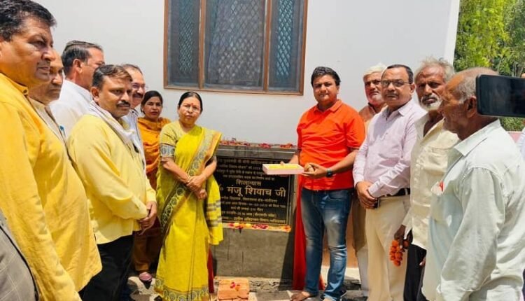Infrastructure development got new momentum in Modinagar assembly constituency, Honorable MLA Dr. Manju Shivach laid the foundation stone for road and drain construction works