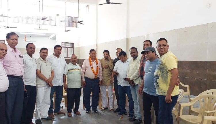Modinagar: There was a change in the post of president in the meeting of Vaishya Samaj, Mr. B.B. Bansal became the new president