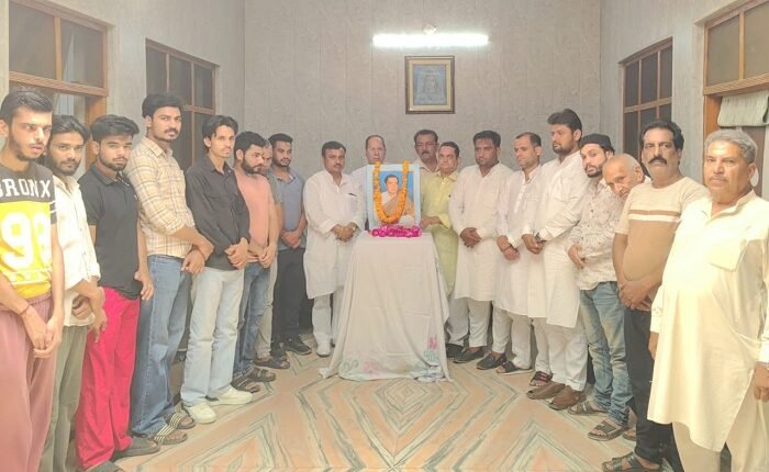 Congress leaders paid tribute to Bharat Ratna former Prime Minister late Rajiv Gandhi on his death anniversary