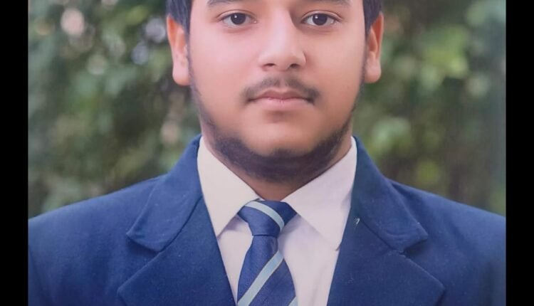 Rakshit Dubey scored 99 marks in Economics in CBSE Board Intermediate Exam