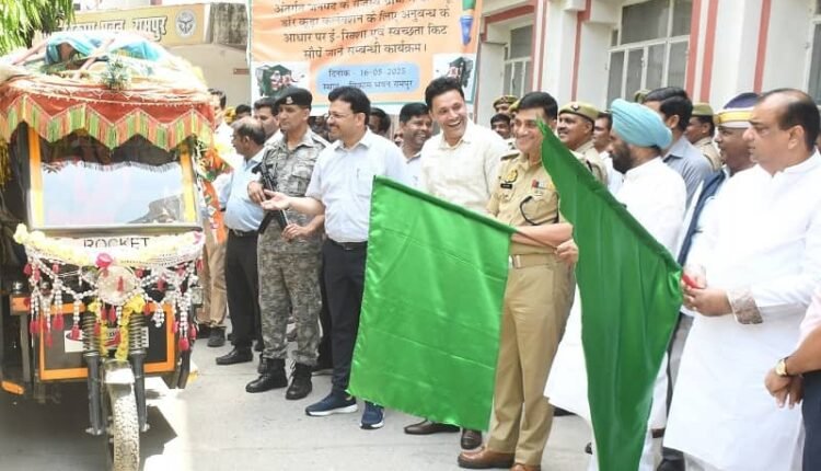Hygiene kits distributed to 200 e-rickshaw operators under Swachh Bharat Mission Gramin Phase-2 in Rampur, e-rickshaws flagged off