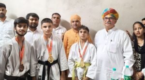 Bhiwadi players raised the flag in the National Karate Championship, Tijara MLA Mahant Balaknath encouraged them