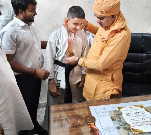 Bhiwadi players raised the flag in the National Karate Championship, Tijara MLA Mahant Balaknath encouraged them