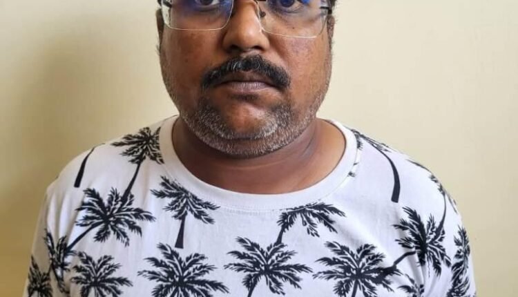 Faridabad Fraud of Rs 25,40,000- by showing fear of illegal parcel