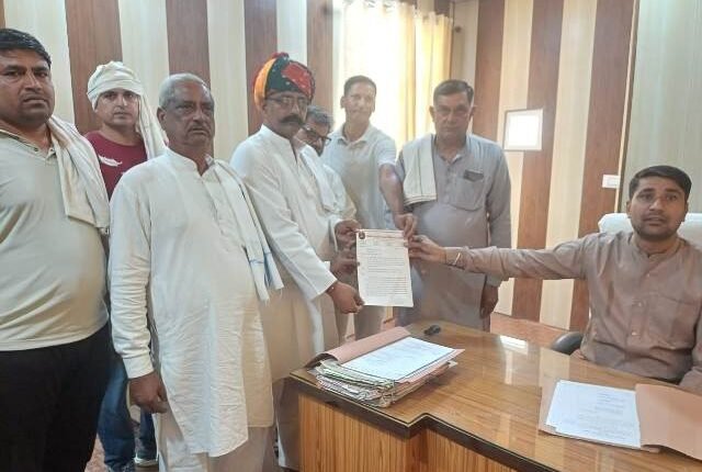 Villagers are angry over giving Rabarka's land to a private company, submitted a memorandum to SDM