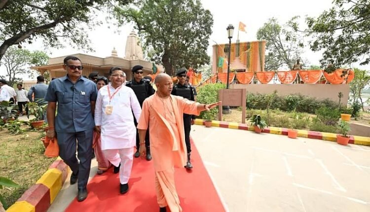 Chief Minister Yogi inaugurated Maharaja Suheldev Memorial, unveiled a 40 feet high statue