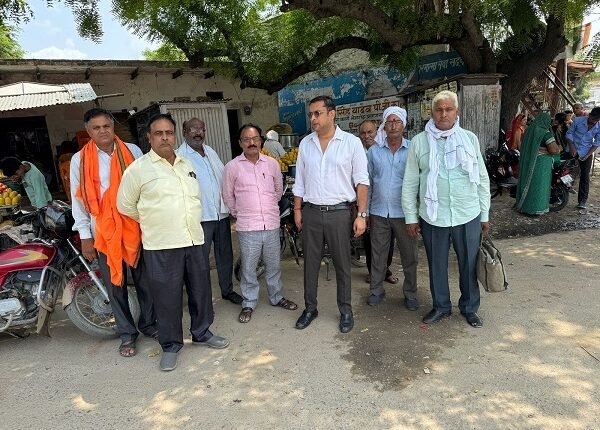 Big action against defaulters in Mirzapur: 60 lakhs recovered under the leadership of SDM Sadar Gulab Chandra, one arrested