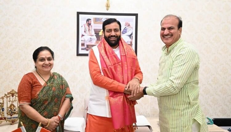 Faridabad Mayor Praveen Joshi made a courtesy call on Chief Minister Naib Singh Saini, discussed the development of the city