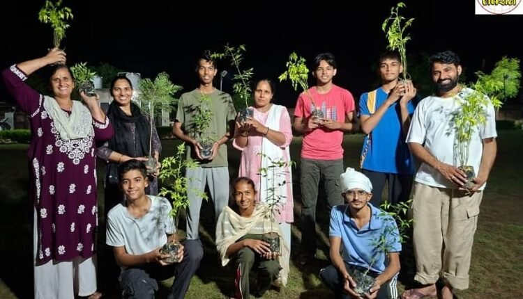 Celebrated birthday by planting trees, gave message of environmental protection