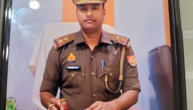 Azamgarh police station in-charge attacked with sticks, surrounded in a field and beaten up — VIDEO viral