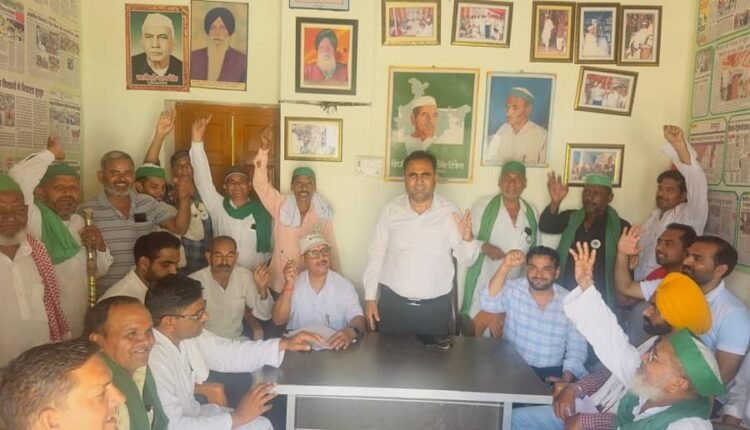 Rampur: Bhakiyu (Tikait) got angry on forcibly selling pesticides along with fertilizers, Haseeb Ahmed said – agitation will happen soon