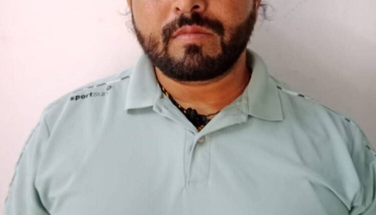 Auto union chief arrested for beating auto driver for Rs 20