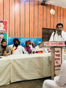 MP Nadvi reached Rampur, addressed the workers with condolences