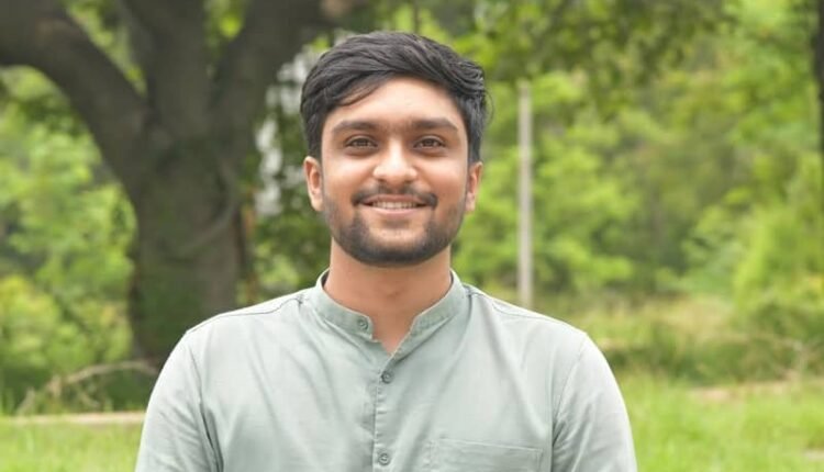 *Adani Vidya Mandir student Vivek reaches Oxford, selected in international scholarship program Weidenfeld-Hoffman