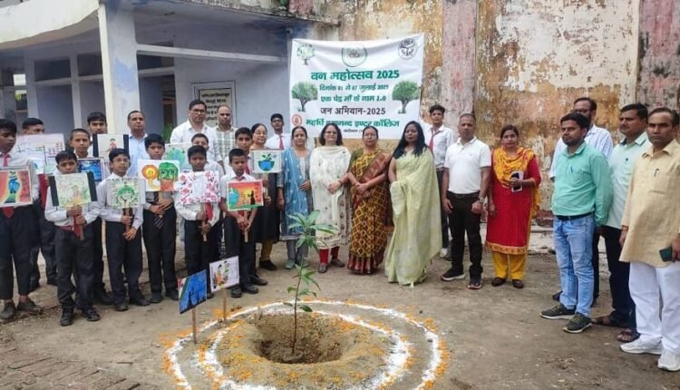 Van Mahotsav 2025: Grand tree plantation program in Modinagar under the campaign "One tree in the name of mother"