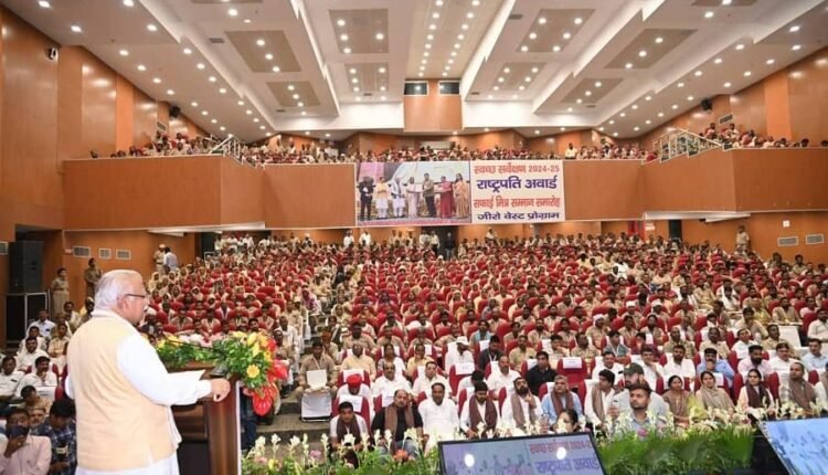 Karnal created history in cleanliness: Union Minister Manohar Lal honoured him at Safai Mitra Samman ceremony