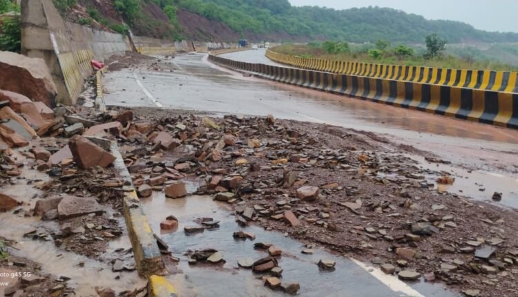 Mirzapur: Heavy rain caused havoc