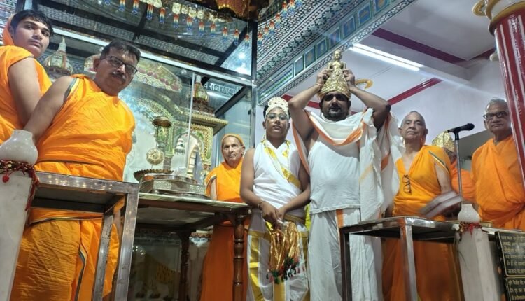 The second day of Daslakshan festival 'Uttam Mardav Diwas' was celebrated with devotional and cultural programs