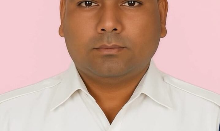 In an accident that happened last night, a goon tried to hit a traffic cop with his car