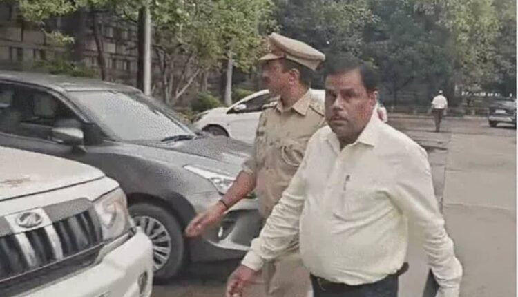 Yogi government minister Asim Arun showed strictness and got his personal secretary arrested
