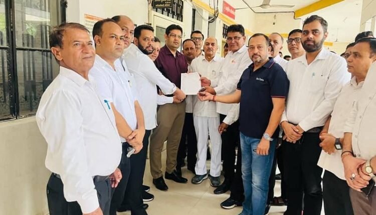 Bar Association Modinagar sent a memorandum to the Prime Minister demanding the establishment of a High Court bench in Western Uttar Pradesh