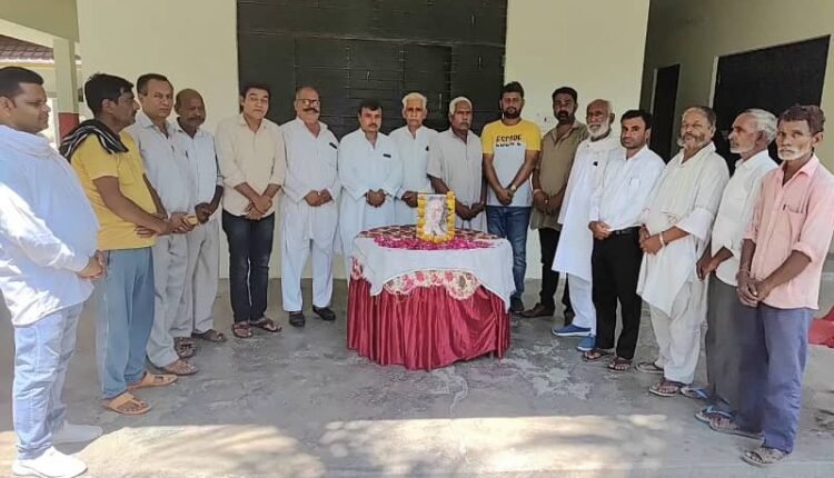 Congress celebrated the birth anniversary of former Prime Minister Bharat Ratna late Rajiv Gandhi, said- the country cannot forget his contribution