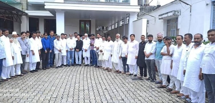 District Congress Committee monthly meeting held at former MLA Sanjay Kapoor's camp office, emphasis laid on strengthening the organization up to booth level