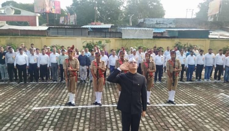 DM hoisted the flag at the Collectorate, paid homage to the martyrs at the martyr's place