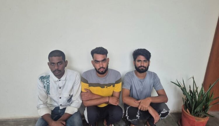 Three accused arrested in the case of cheating in the name of Metro card recharge, the account holder and the person who provided the account