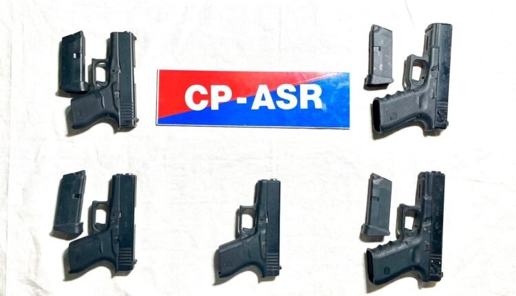 Amritsar Police gets big success – consignment of foreign weapons recovered Amit Singh of Chhaherta area arrested, was in contact with Pakistani smugglers
