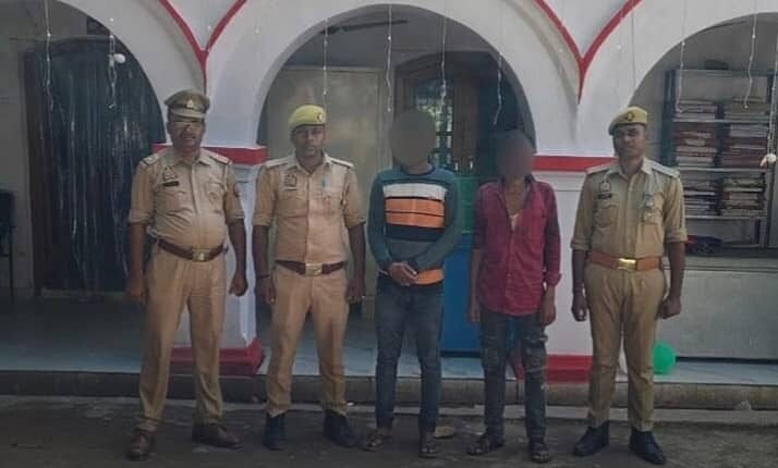 Police team of Meja police station arrested 02 accused in connection with the snatching case, 01 mobile phone snatched from their possession was recovered