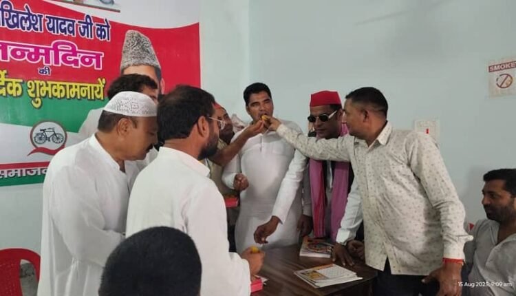 Rampur: Flag hoisting on 15 August at the camp office of MP Mohibullah Nadvi