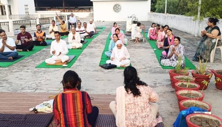 Ellenabad: Patanjali Yoga family celebrated Krishna Janma Chhathi festival