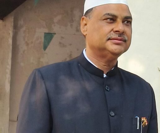 Mirzapur: DM Pawan Kumar Gangwar's strictness, case filed against land mafia