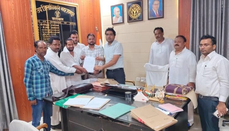 A memorandum was submitted to the Sub-Divisional Magistrate regarding the unnecessary delay in issuing birth and death certificates