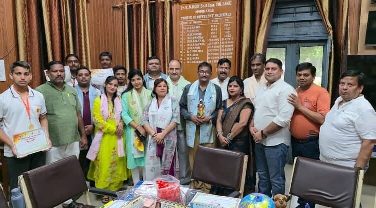 PVS Inter College and Dr. K.N. A ceremony to honour teachers and students was organised at Modi College