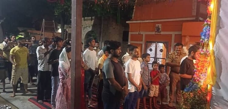 On the third day of Ganesh festival, a huge aarti and worship program was organized at Shiv Mandir Bhole Dham