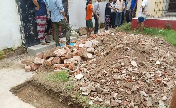 Application given in relation to making a platform and installing stairs in CNI Church Maldahia Varanasi, under Sigra Police Station...