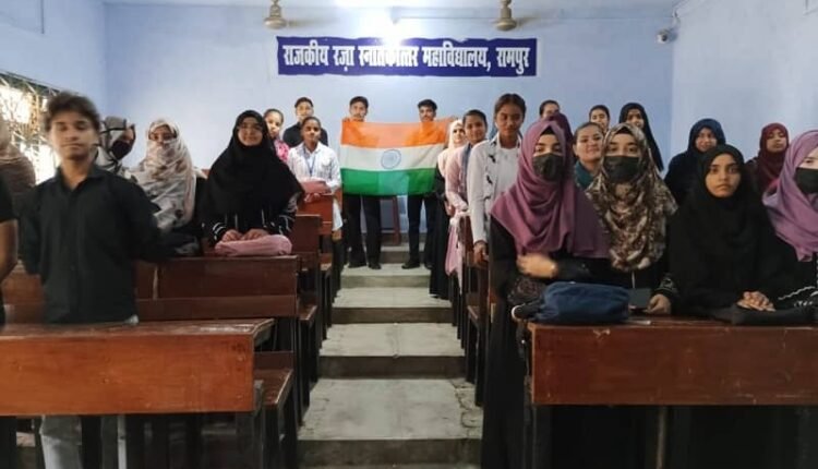 The campaign was launched with a tricolor making competition at the college level in Rampur