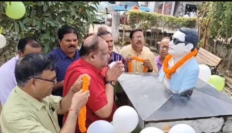 It is necessary to include the valor and bravery of martyr Jagatpati in the curriculum: Kamal Kishore