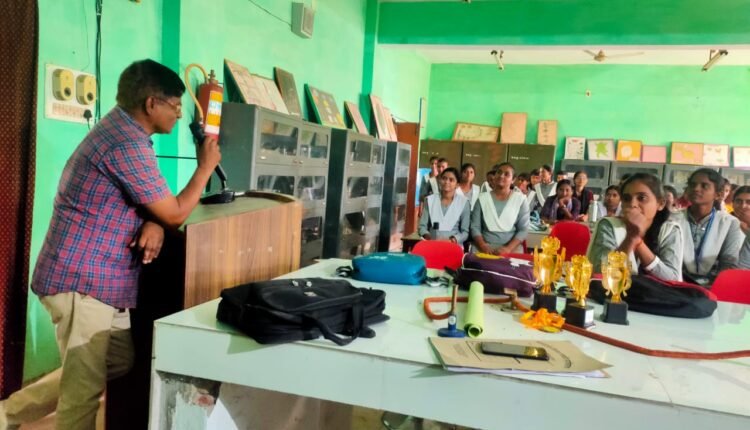 Speech competition and seminar organized on Ozone Day at BRD College, Duddhi