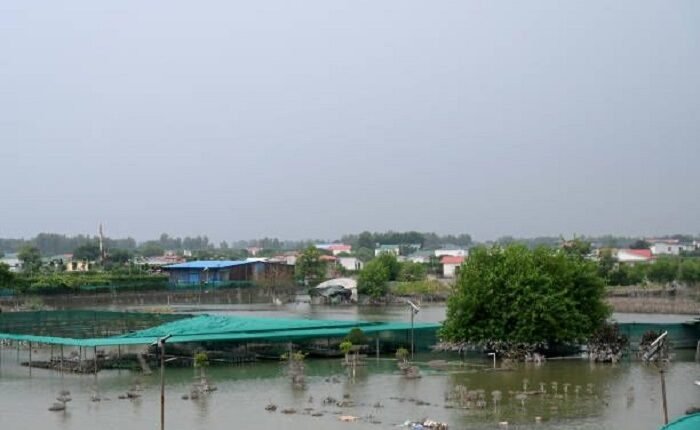 "Delhi Floods Due to Yamuna Encroachment"