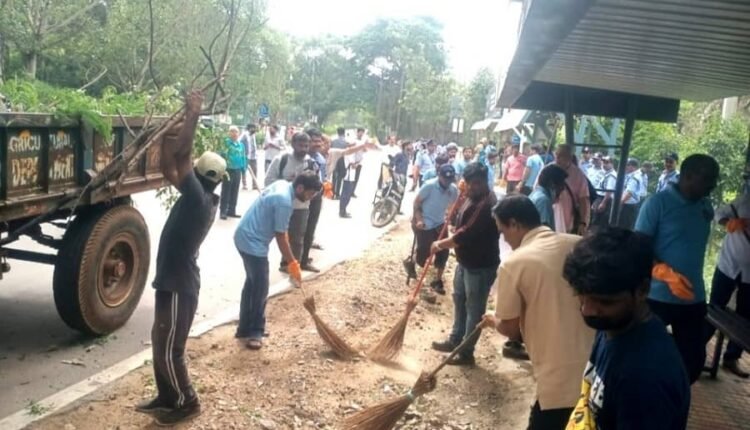 Extensive cleanliness drive continues in the urban areas of the district