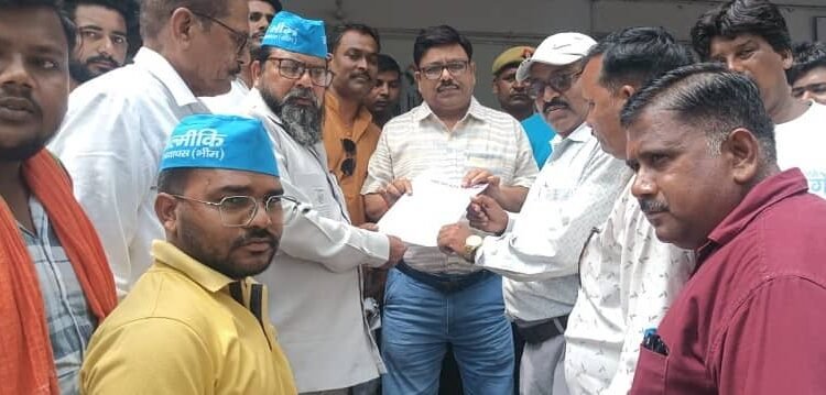 Demand for holiday on Valmiki Jayanti, memorandum sent to the Chief Minister through the District Magistrate