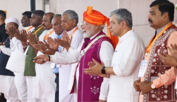 Prime Minister Narendra Modi laid the foundation stone for development projects in Dhar, Madhya Pradesh, giving a new direction to 'Strong India'.