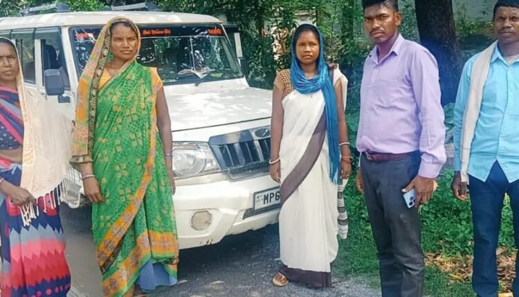 Sonbhadra: Ambulance service halted, pregnant woman had to give birth to child in a private vehicle