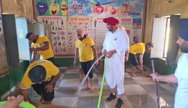 Nangal Sol Government School badly affected by floods, toilets and buildings damaged, health hazards increased due to water and mosquitoes