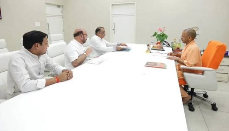 Rampur: Courtesy call on Chief Minister Yogi Adityanath, district development and schemes discussed