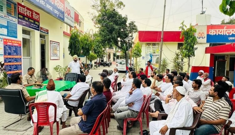 Rampur: Thana Swar Police conducted Cyber ​​Awareness Campaign, gave tips to common people to protect themselves from online fraud