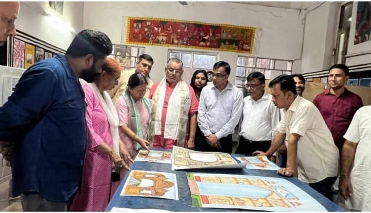 A grand painting competition was organized at the Fine Arts College as part of the Service Fortnight Campaign.